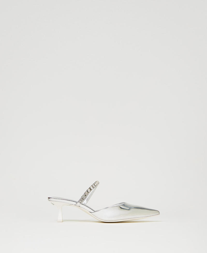 Mules lamées avec bride entièrement ornée de strass