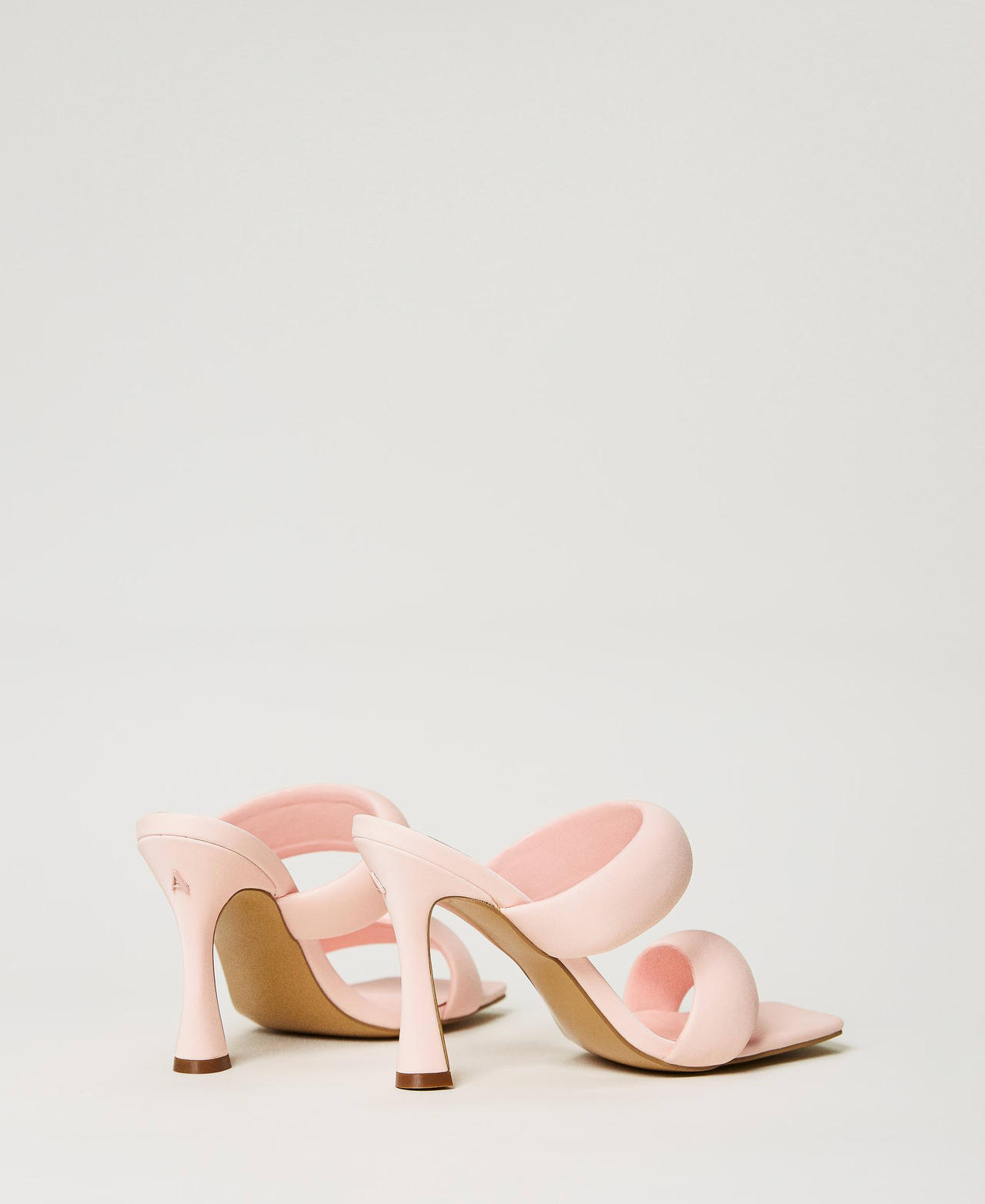 High sandals with puffy bands