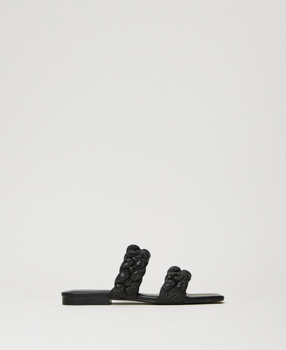Sandalias planas con tiras de strass