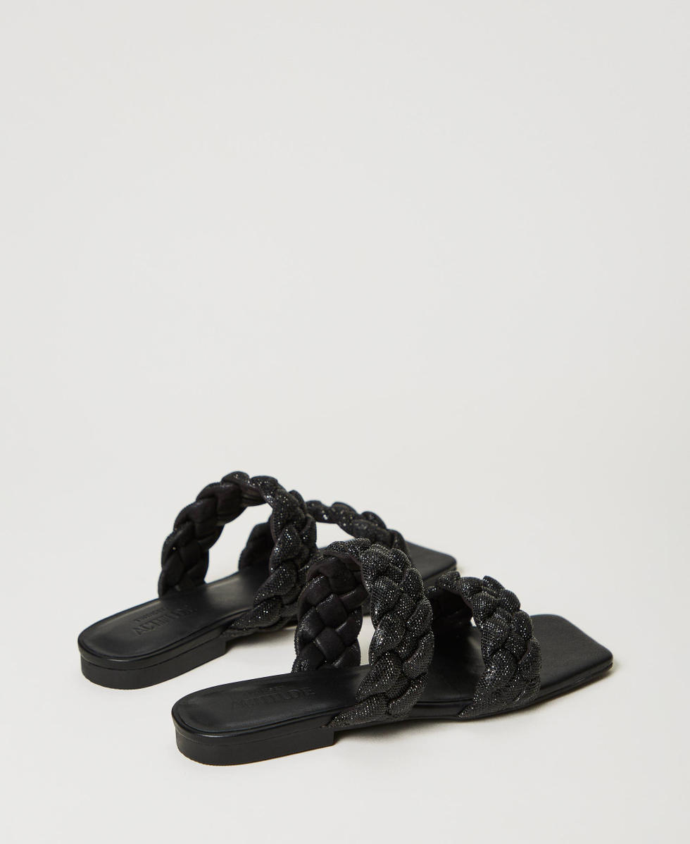 Sandalias planas con tiras de strass