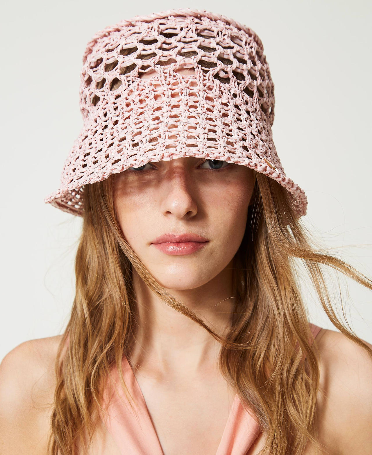 Raffia-like bucket hat Rose Cloud Woman 231AO5010_10575_0S