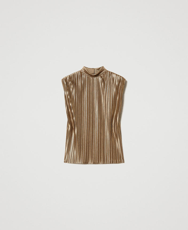 Laminated pleated top