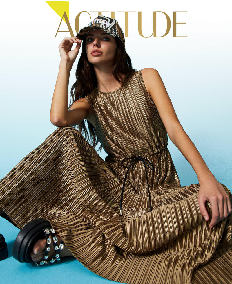 Vestido largo laminado plisado