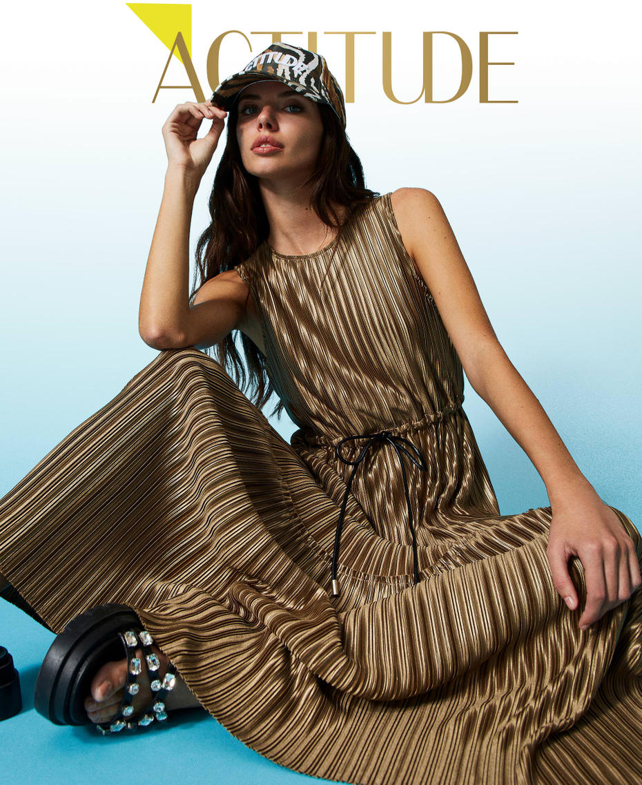 Vestido largo laminado plisado