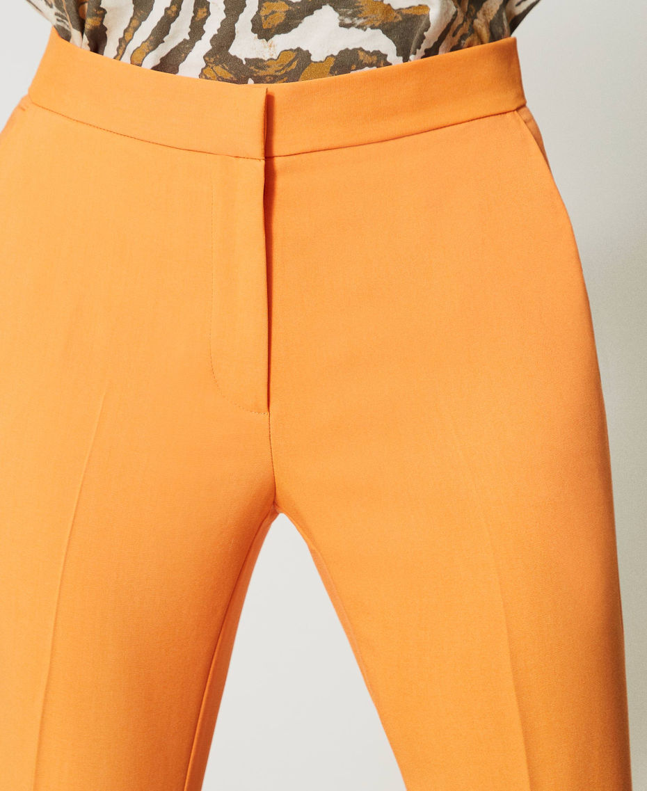 Zigarettenhose aus technischem Gewebe „Orange Tiger“ Frau 231AP2166_10326_05