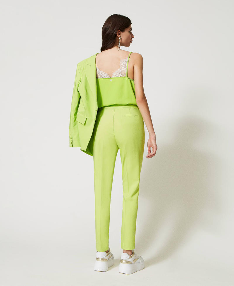 Zigarettenhose aus technischem Gewebe Lime Green Frau 231AP2166_10328_04