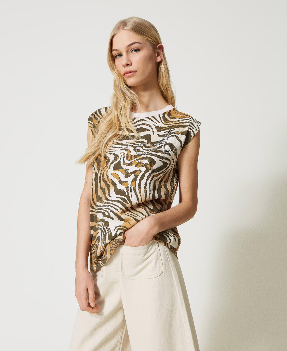 Animal print t-shirt with rhinestone logo