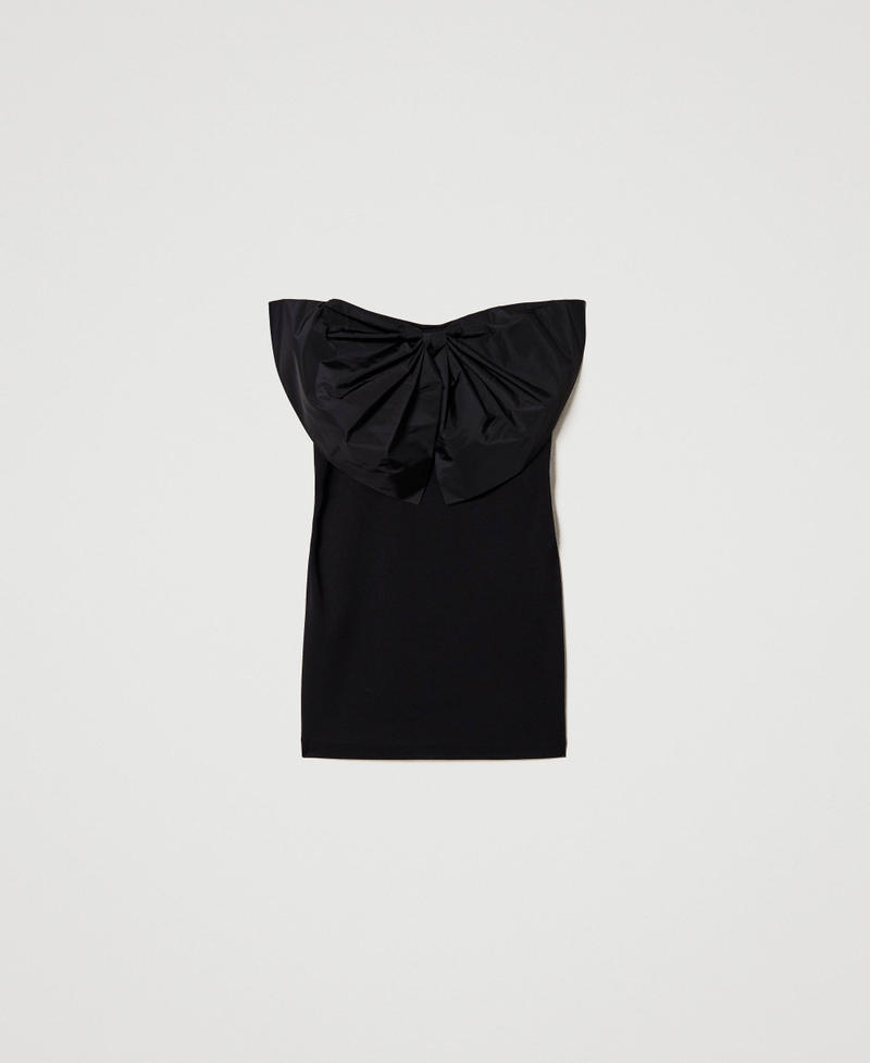 Figurbetontes Kleid mit Taftschleife