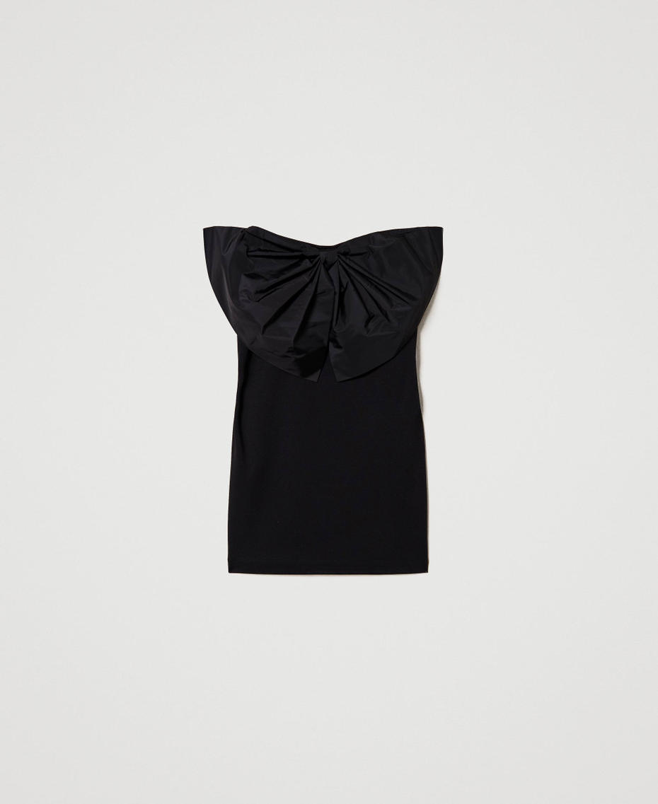 Figurbetontes Kleid mit Taftschleife