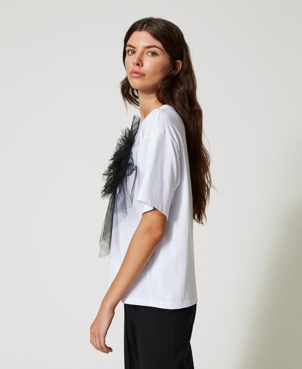 T-shirt with tulle flower
