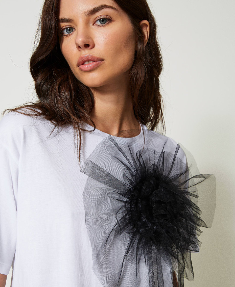 T-shirt with tulle flower
