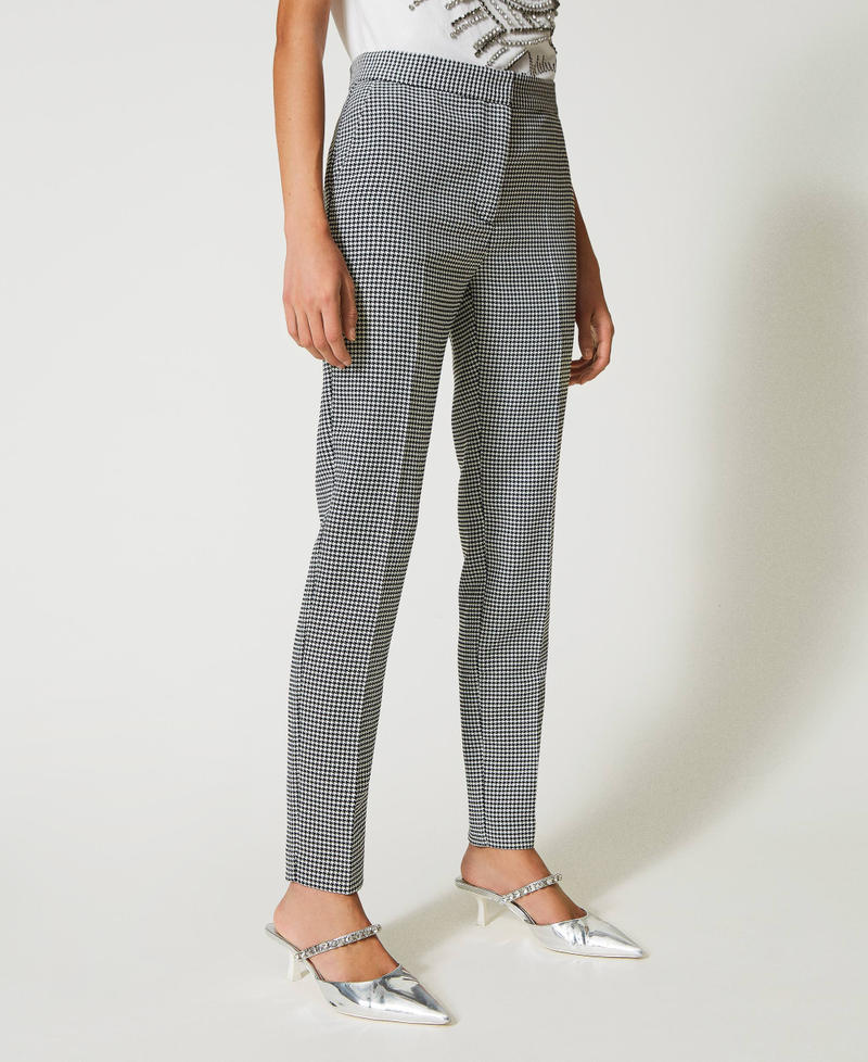 Zigarettenhose mit Hahnentrittmuster