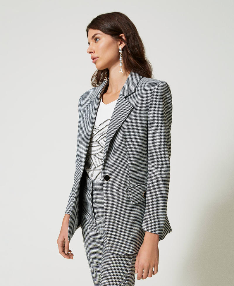 Fitted houndstooth blazer