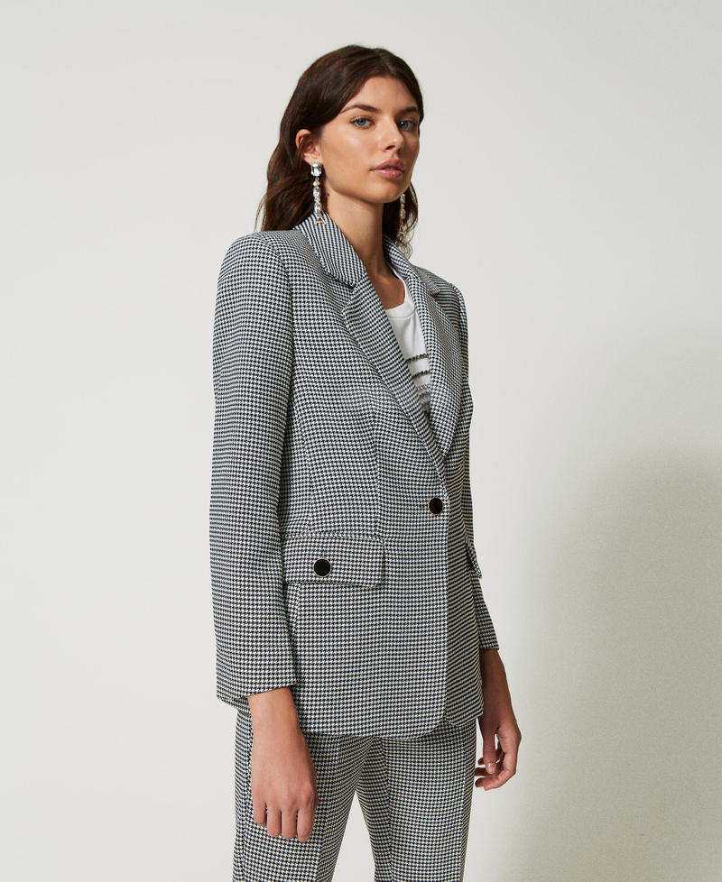 Fitted houndstooth blazer