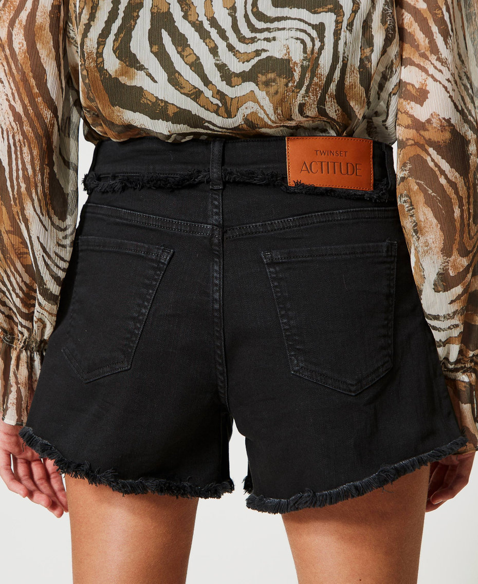 Short en bull effiloch&eacute;