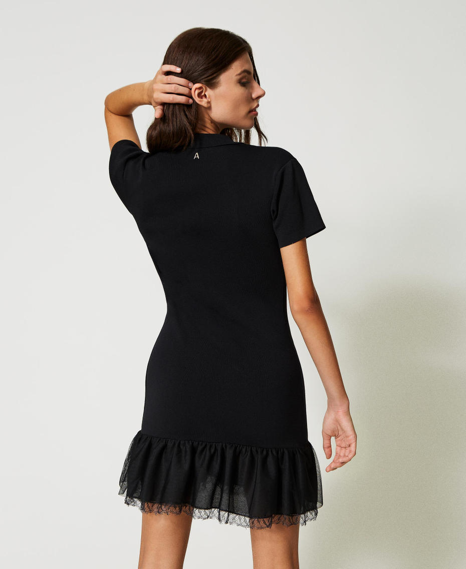 Fitted dress with tulle and lace flounce