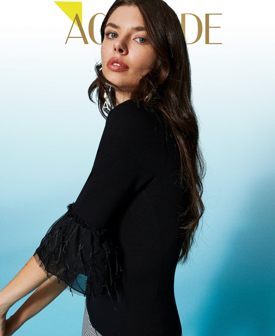 Maglia fitted con frange in tulle