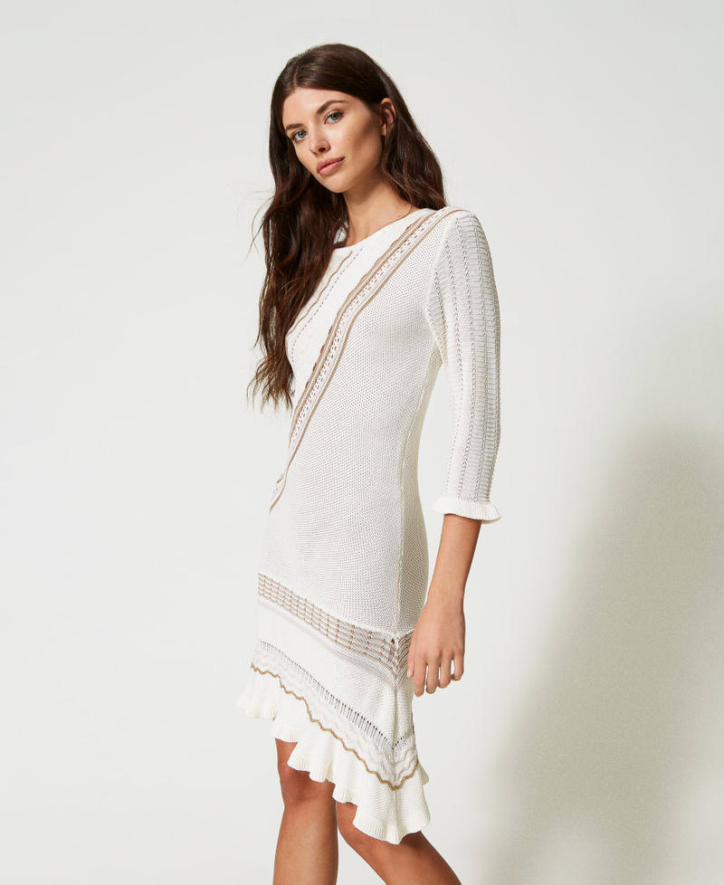 Asymmetrisches Strickkleid