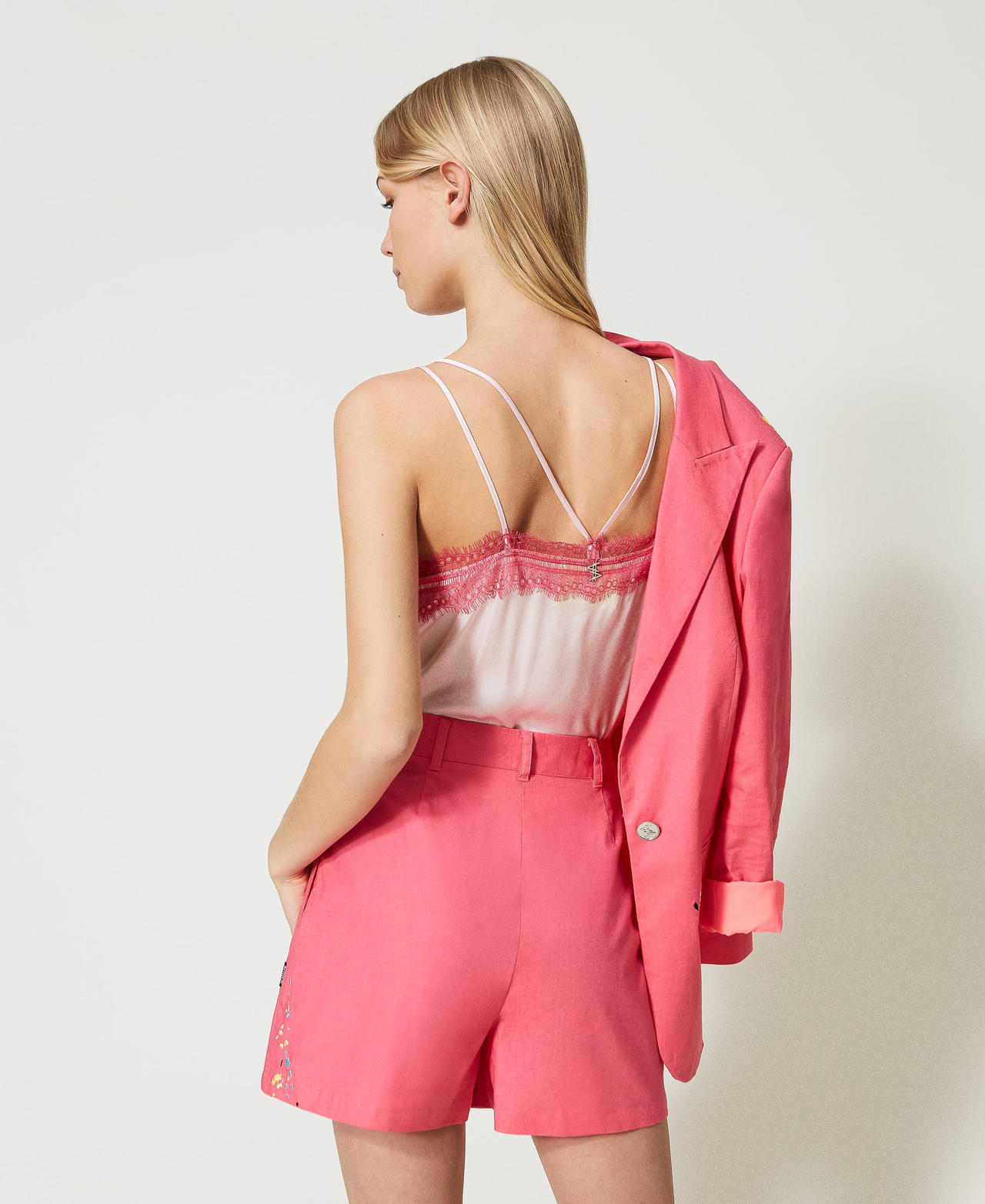 Short MYFO en lin avec broderies