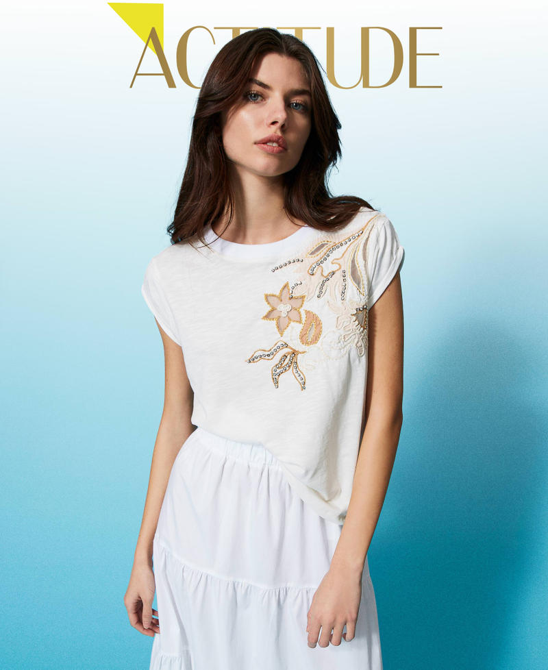 T-Shirt mit handgefertigter Blumenstickerei Bright White Frau 231AT2043-01