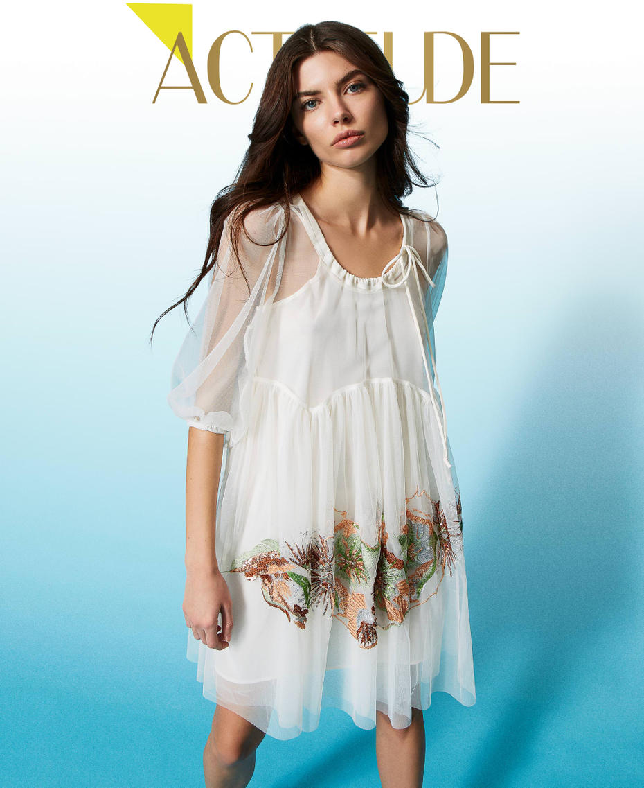 Short tulle dress with embroidery