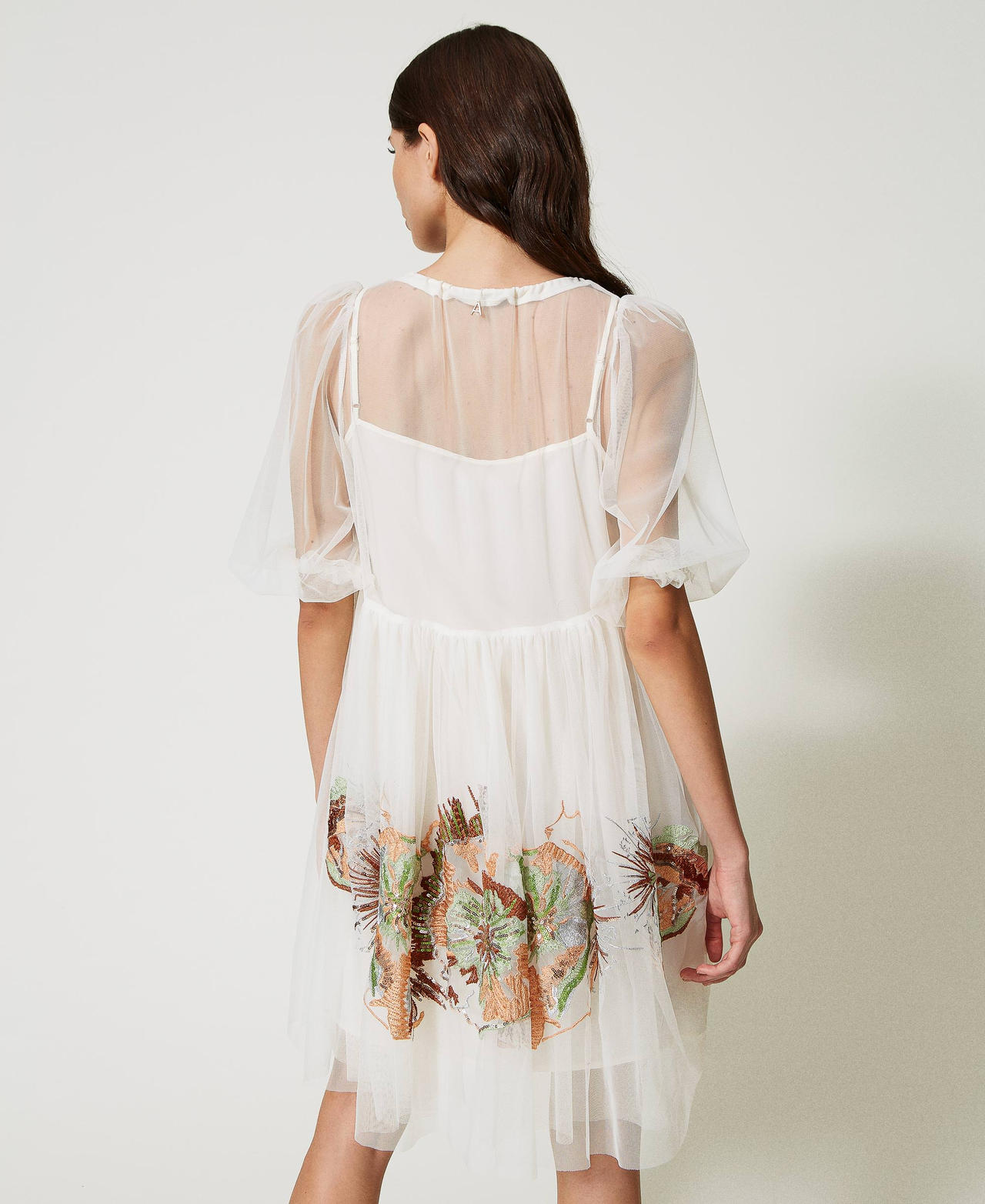 Short tulle dress with embroidery