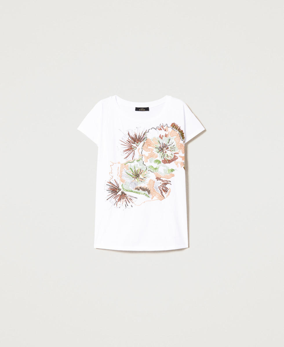 Oversize t-shirt with embroidery