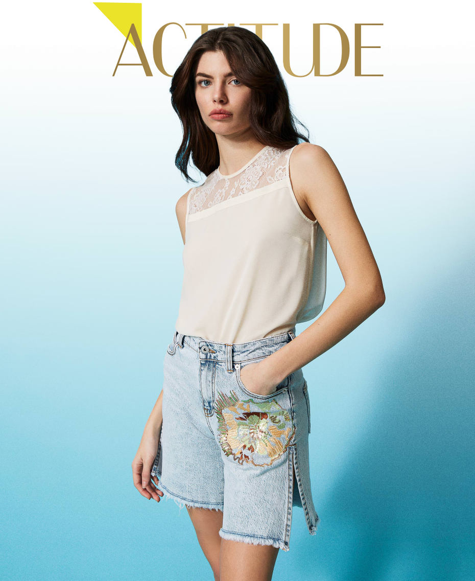 Short en denim avec broderie
