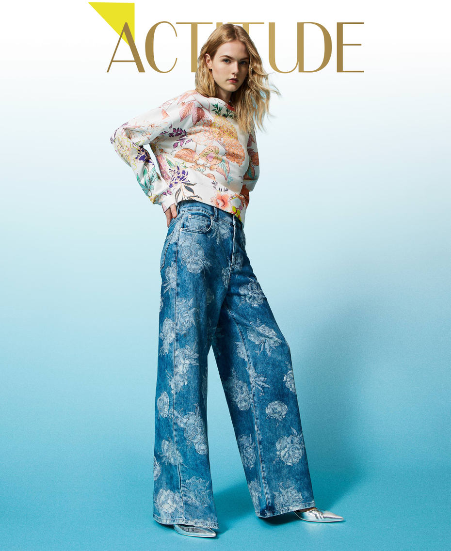 Jeans wide leg con stampa rose