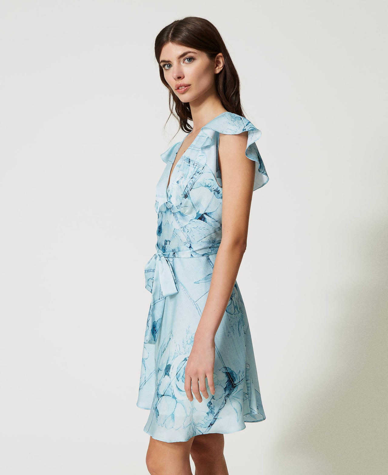 Robe courte en satin imprim&eacute;
