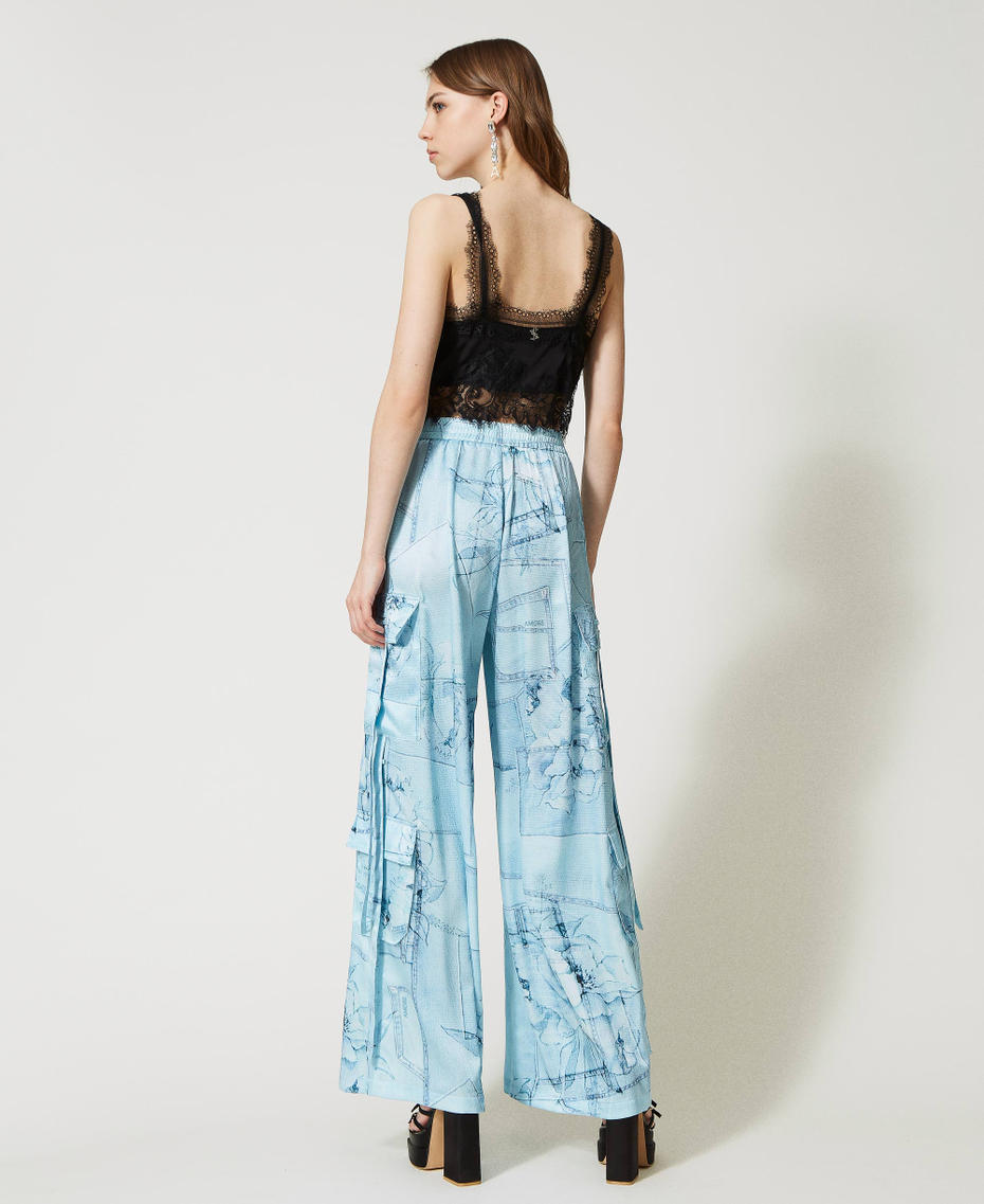 Pantalon cargo en satin imprimé