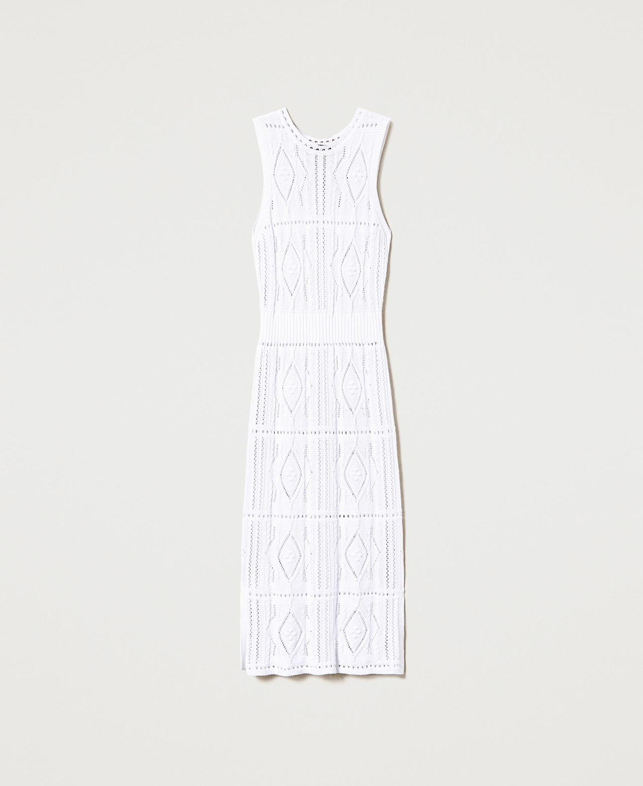 Robe mi-longue en maille avec losanges