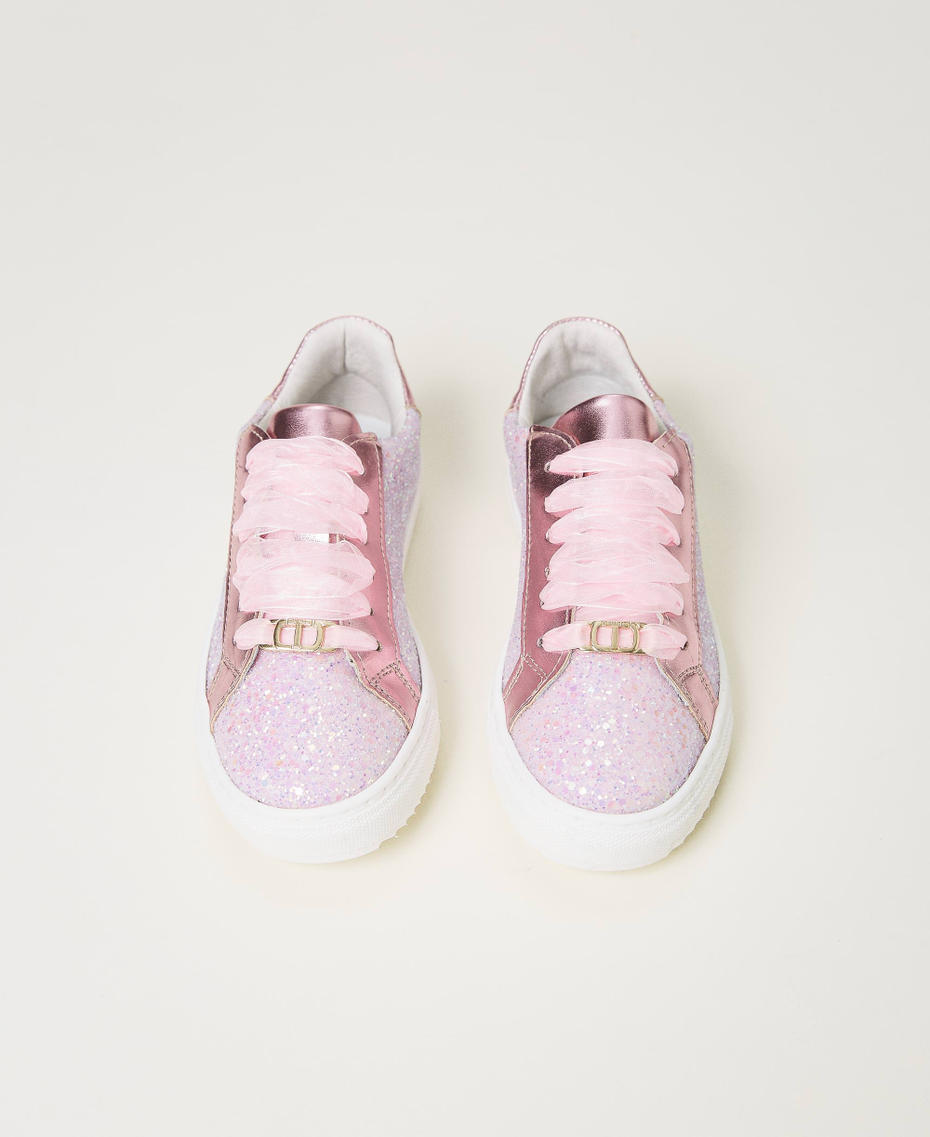 Sneakers in glitter