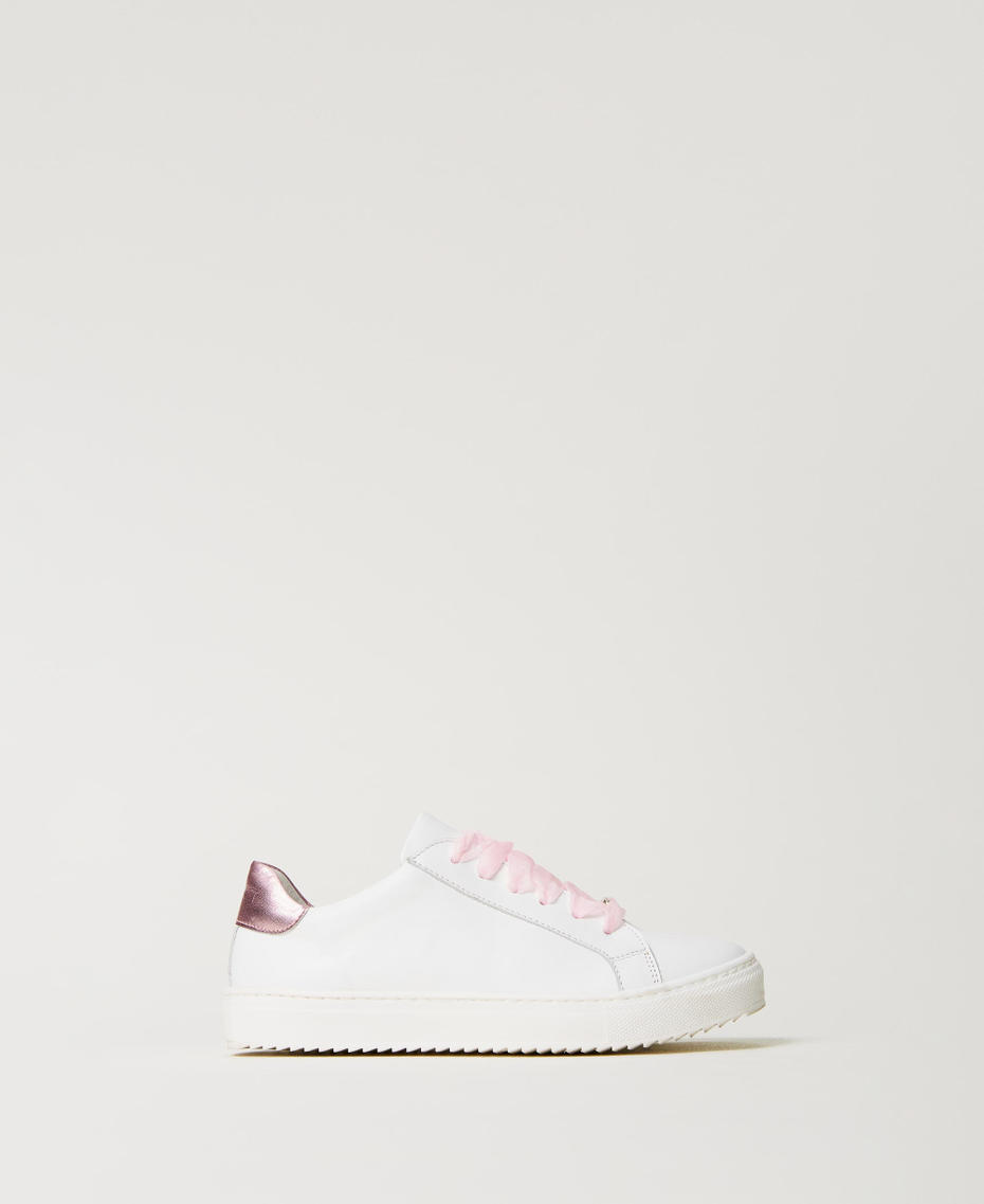 Trainers with tulle laces