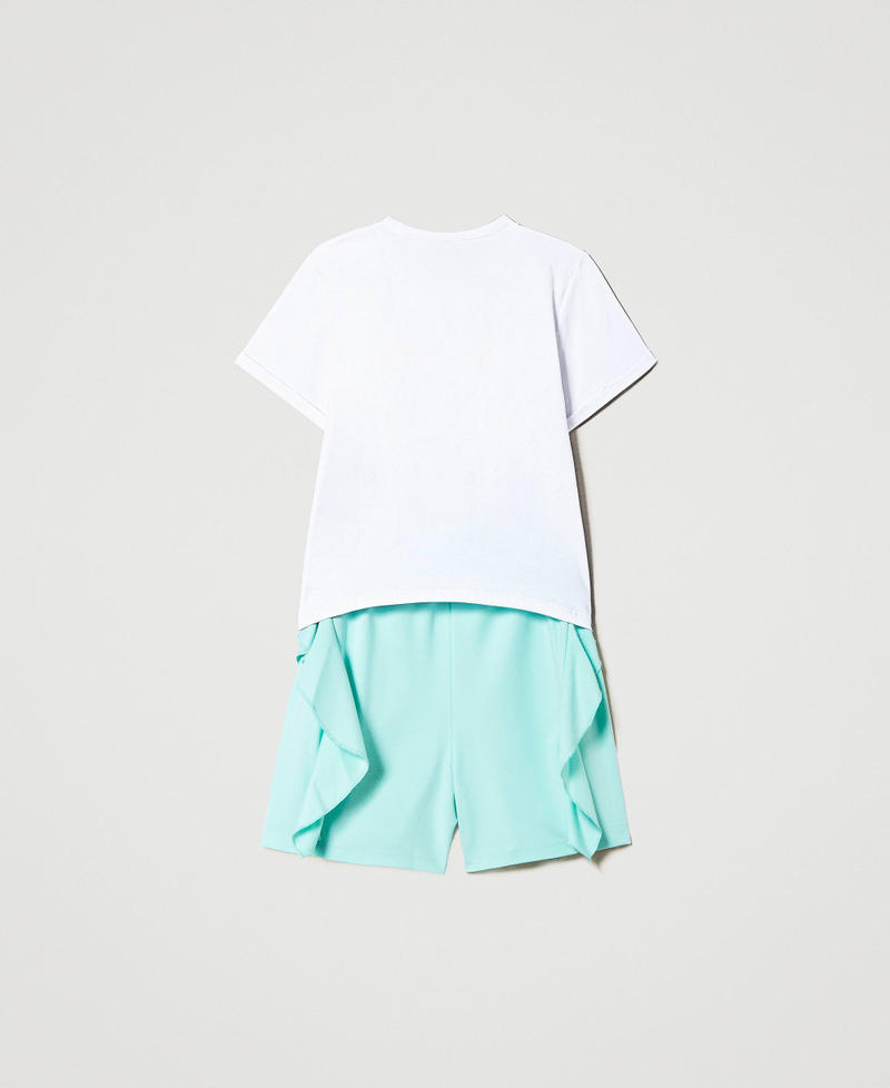 T-shirt stampata e shorts con volant