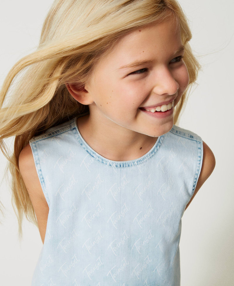 Robe courte en jean avec logo imprimé