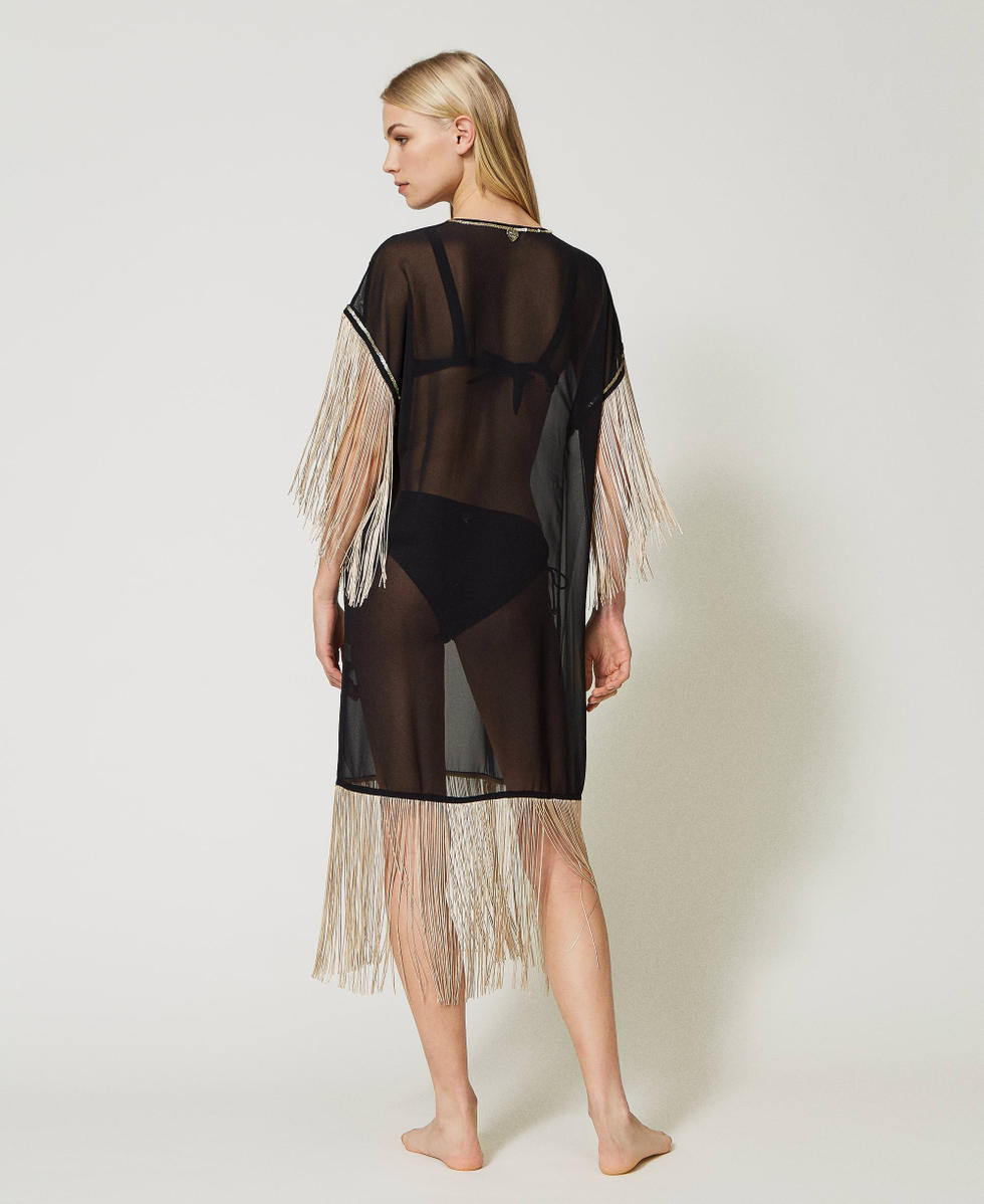 Caft&aacute;n de georgette con bordados y flecos