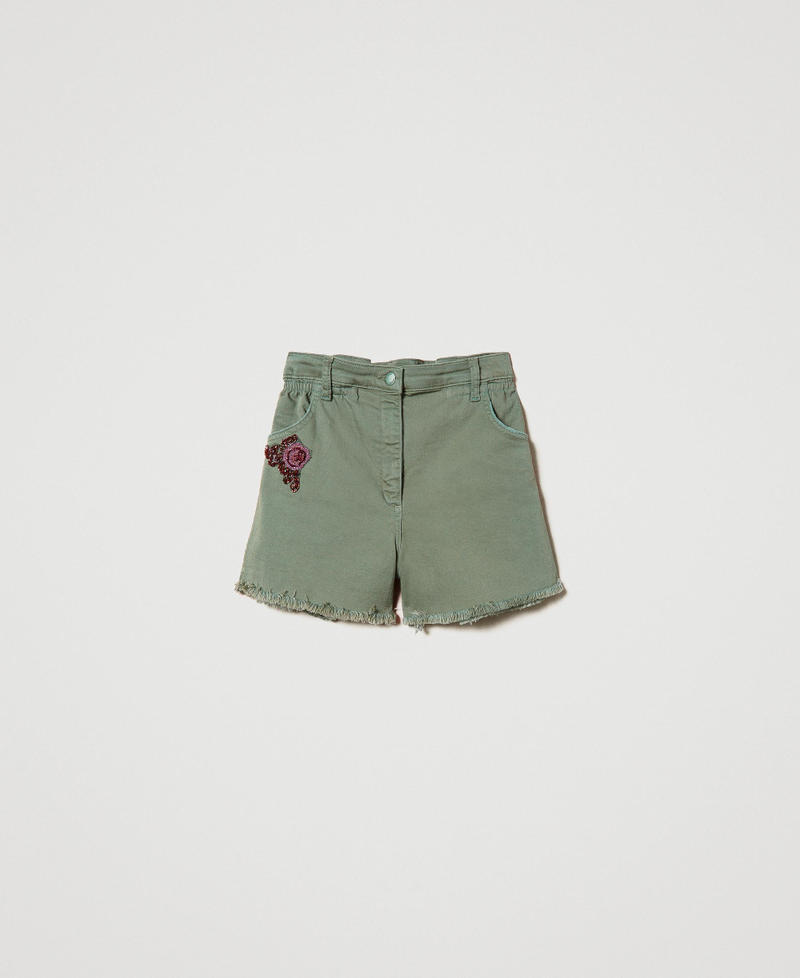Bull shorts with patch embroidery