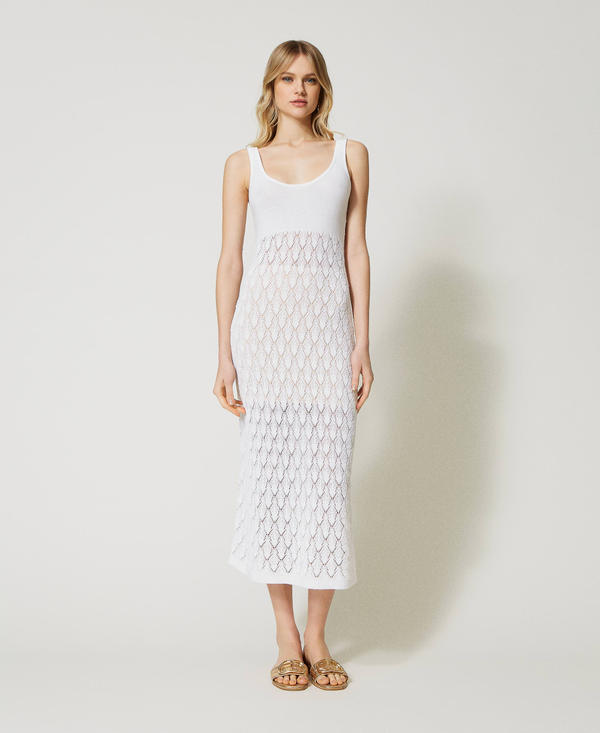 Robe mi-longue en maille brodée