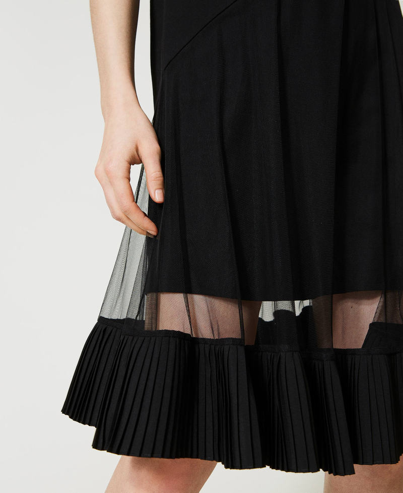 Abito longuette con inserti in tulle