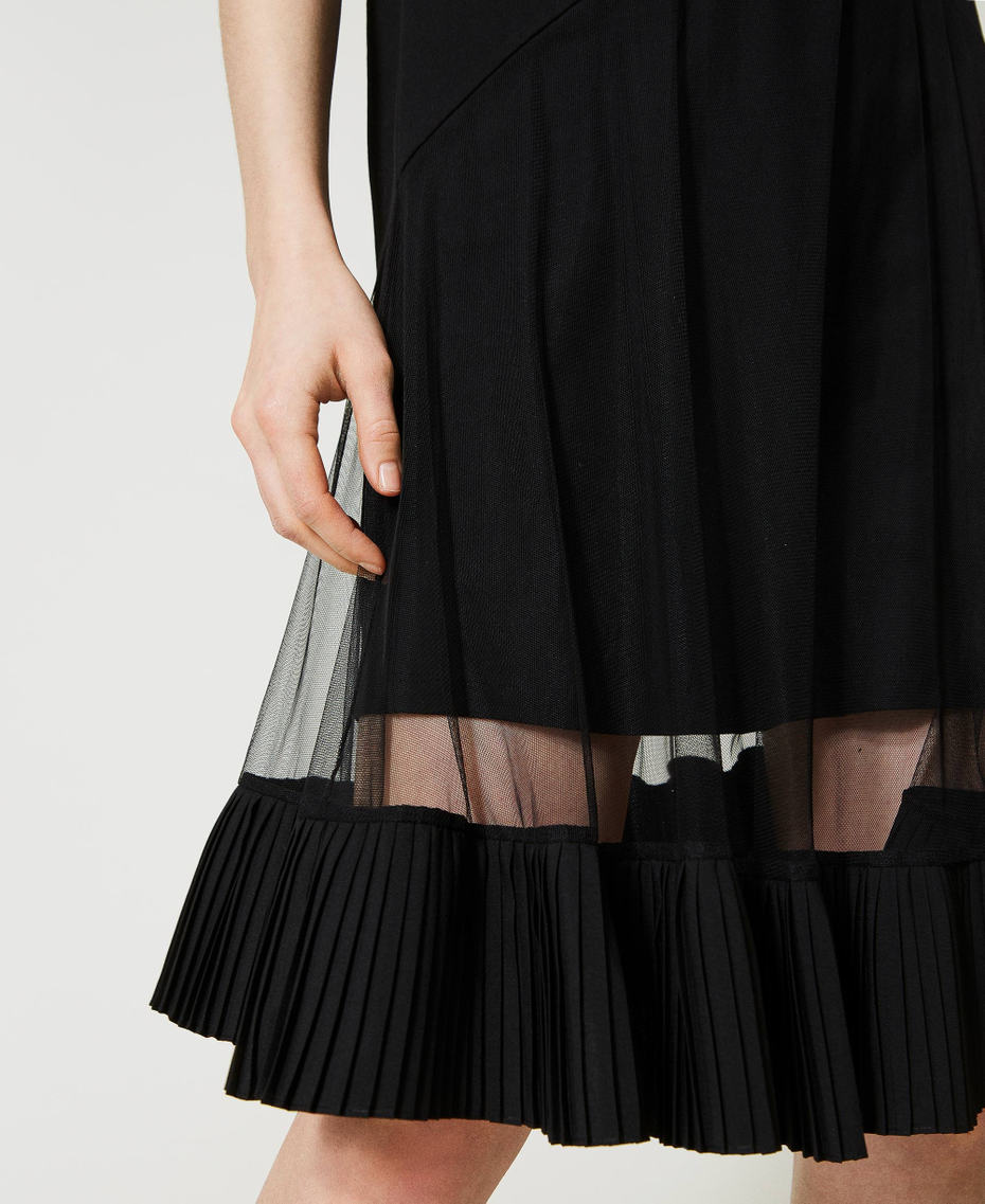 Abito longuette con inserti in tulle