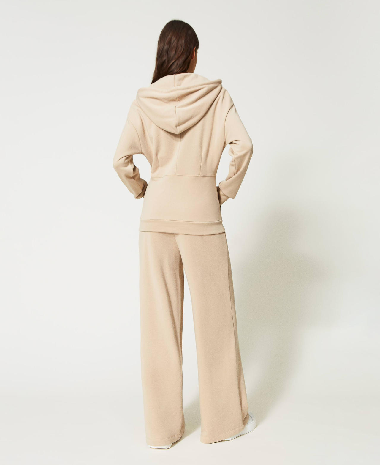 Hoodie with weaved drawstring