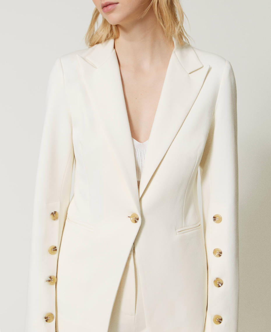Giacca corta con spalle imbottite - Scollo arrotondato - A maniche lunghe - Beige chiaro - DONNA