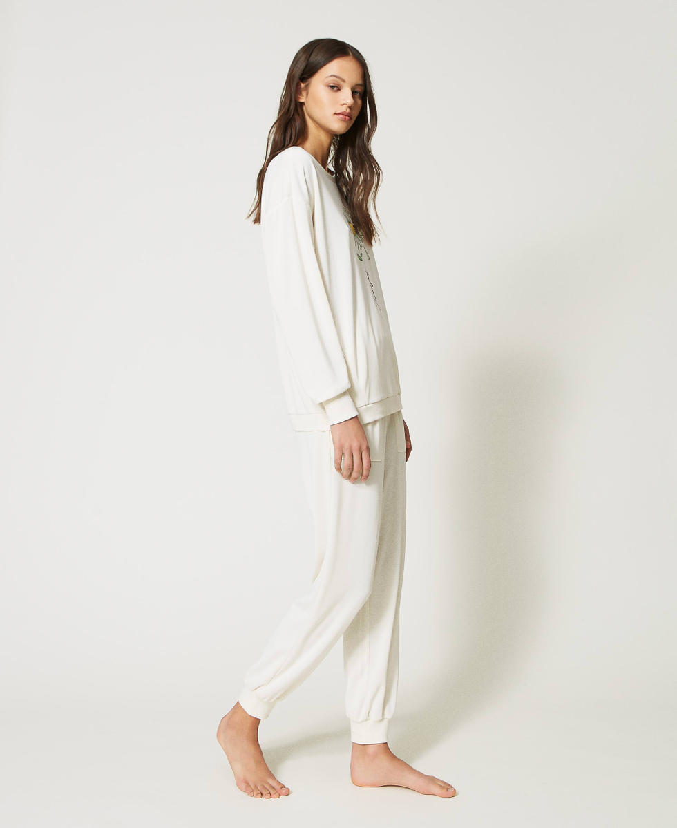 Sweatshirt with daisy print and joggers