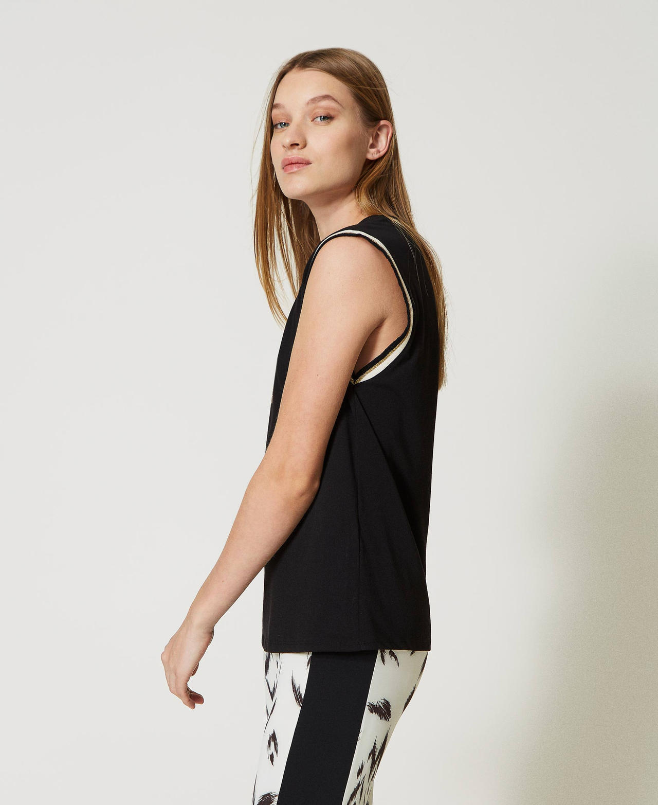 Tank top with heart print and logo