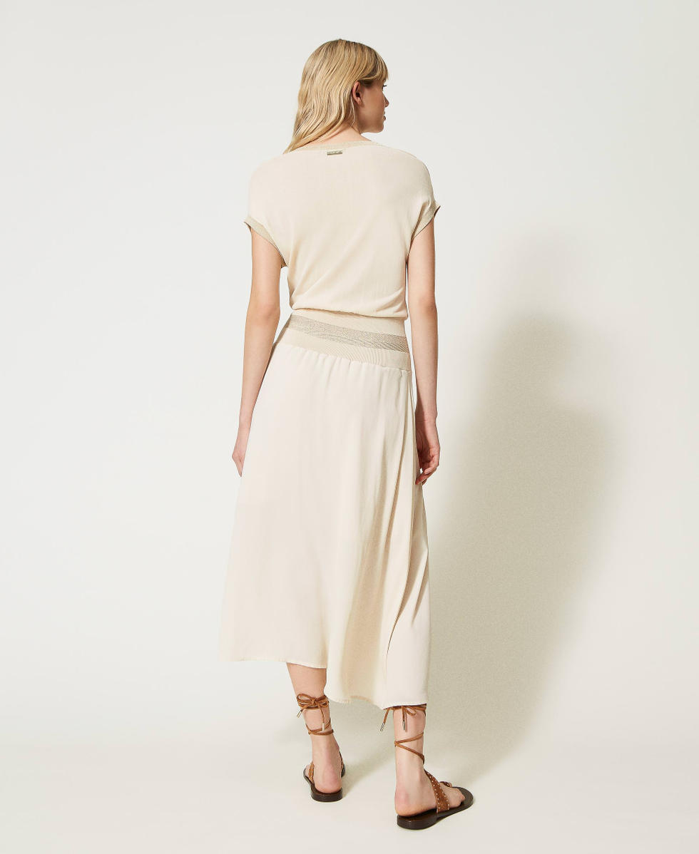 Robe longue en maille et cr&ecirc;pe georgette