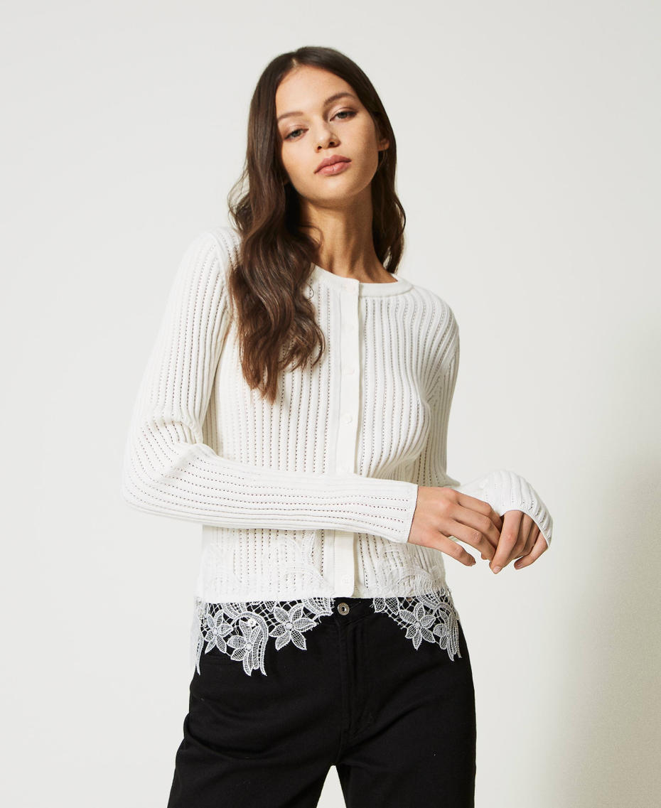Cardigan fitted a costine con pizzo