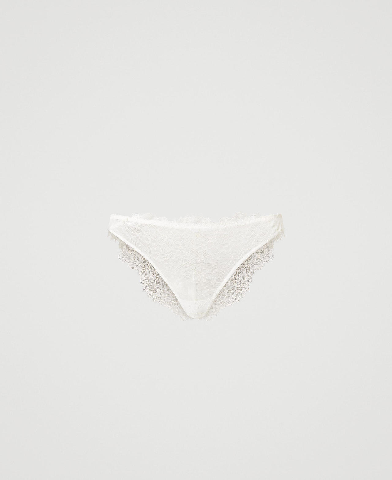 Scalloped lace Brazilian briefs
