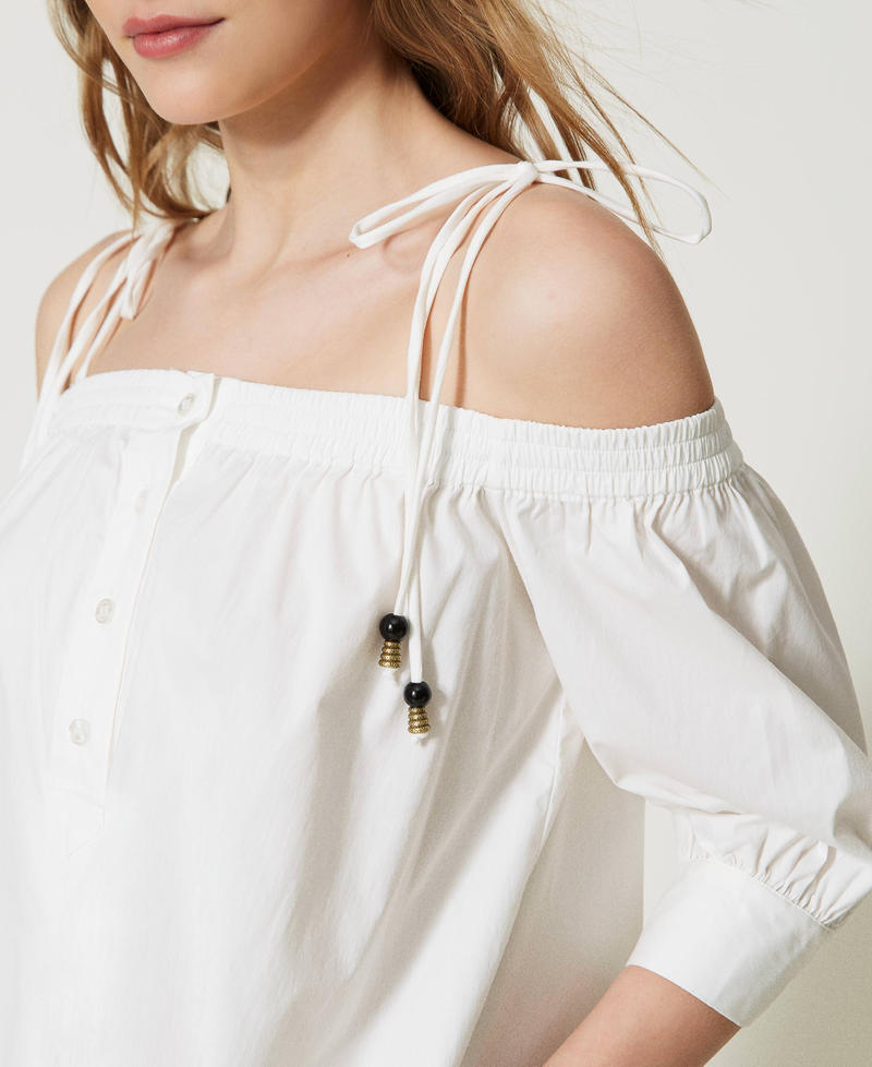 Short two-tone off-shoulder dress