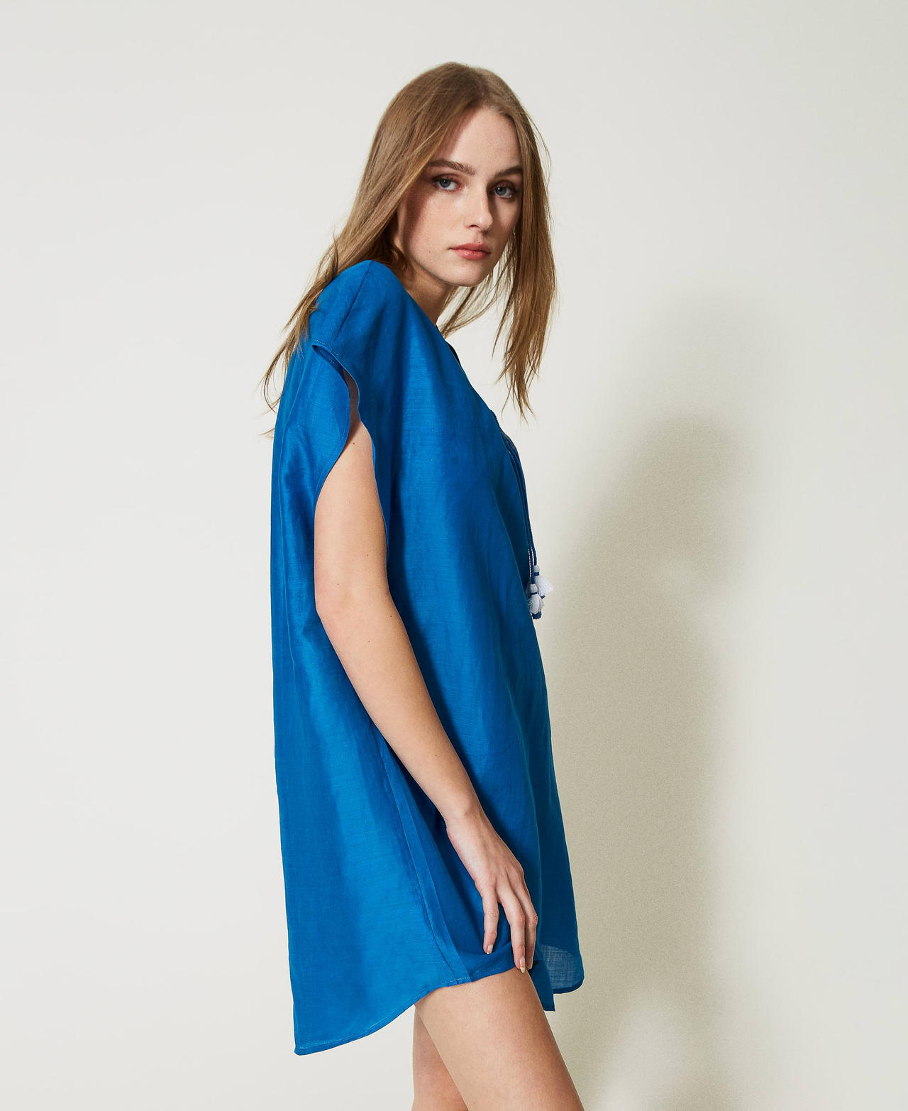 Короткое платье из рами Синий "Флуоресцентные чернила" женщина 231LM2MAA-02